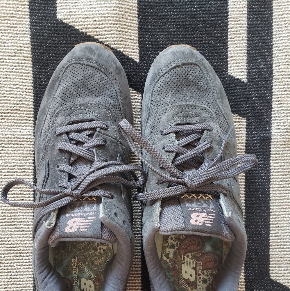 New Balance Gym Shoes Grey - Picture 3 of 4